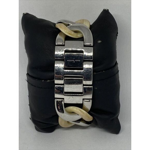 Michael Kors Runway MK4263 Womens Beige & Silver Strap Analog Quartz Watch MP742 - Picture 6 of 12